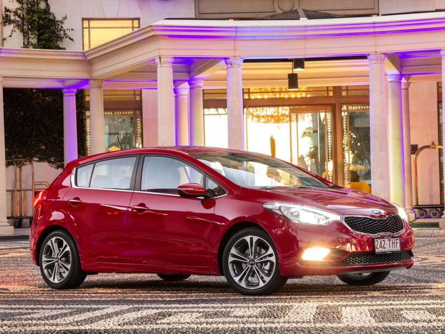  Kia Cerato Hatchback 2013 года  (AU) (фото 18 из 23)